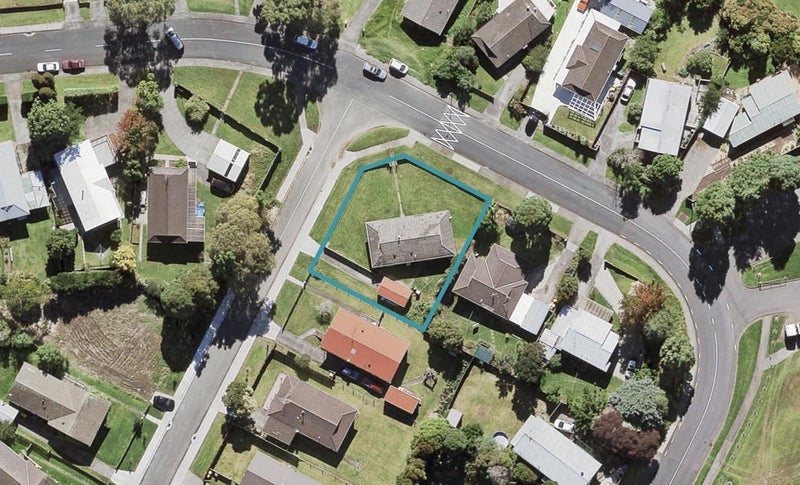 20 Beauchamp Drive, Massey, Auckland - Carousel 1