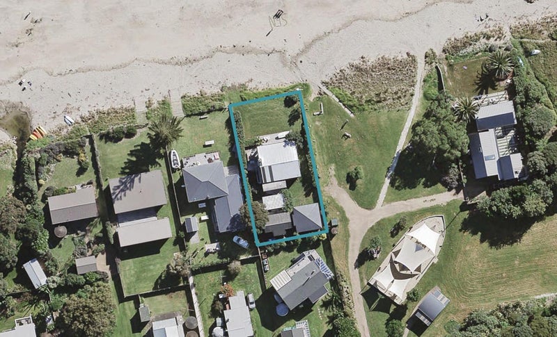 55A Palm Road, Palm Beach, Waiheke Island - Carousel 1