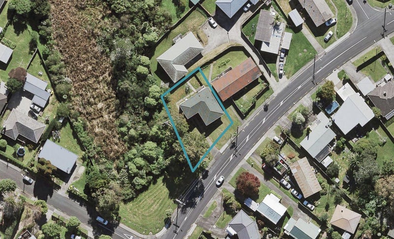 71 Vodanovich Road, Te Atatu South, Auckland - Carousel 1