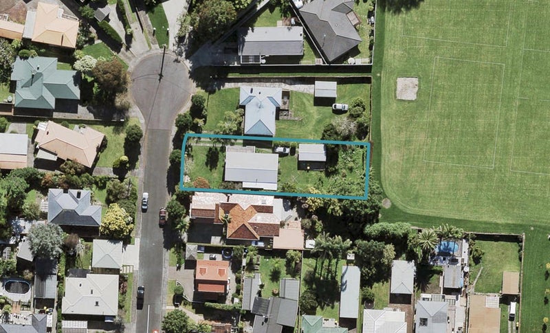 3 Barberry Lane, Te Atatu Peninsula, Auckland - Carousel 1