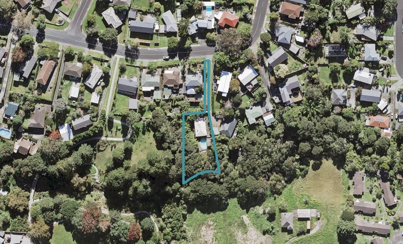 40 Lantana Road, Green Bay, Auckland - Carousel 1