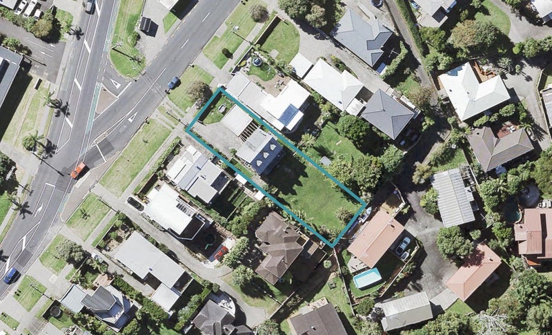 94 Browns Bay Road, Rothesay Bay, Auckland - Carousel 1