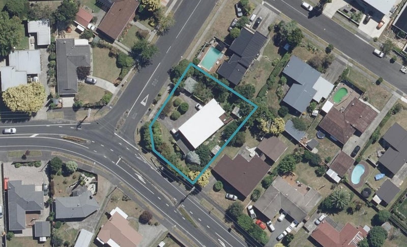 2 Madill Road, St Andrews, Hamilton - Carousel 1
