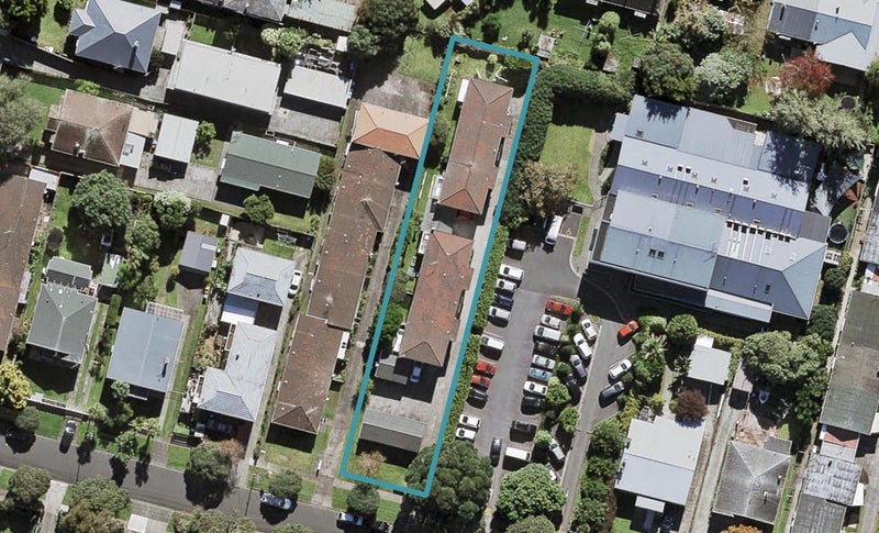 2/17 Coyle Street, Sandringham, Auckland - Carousel 1