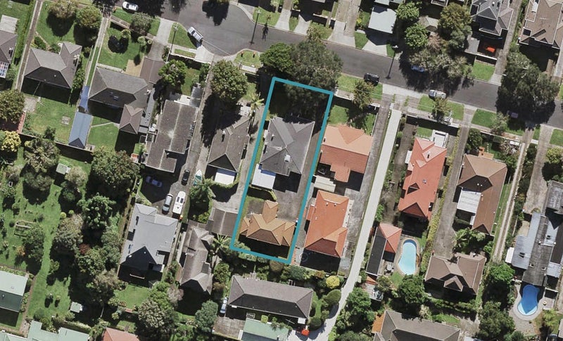 1/16 Rewi Road, Royal Oak, Auckland - Carousel 1