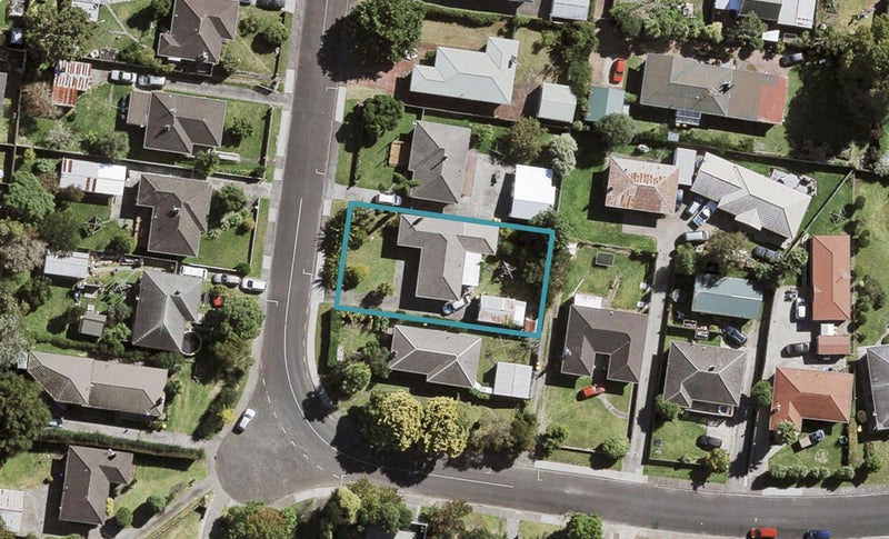 24 Te Kanawa Crescent, Henderson, Auckland - Carousel 1