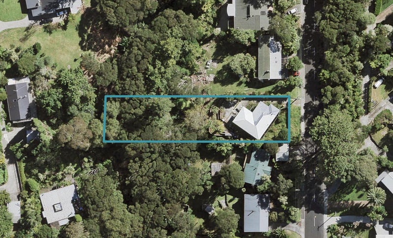 36 Woodfern Crescent, Titirangi, Auckland - Carousel 1