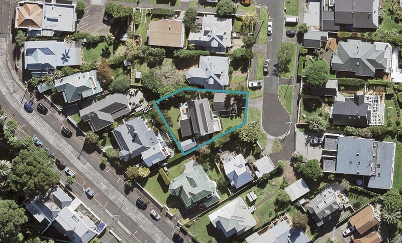2 Richmond Avenue, Northcote Point, Auckland - Carousel 1