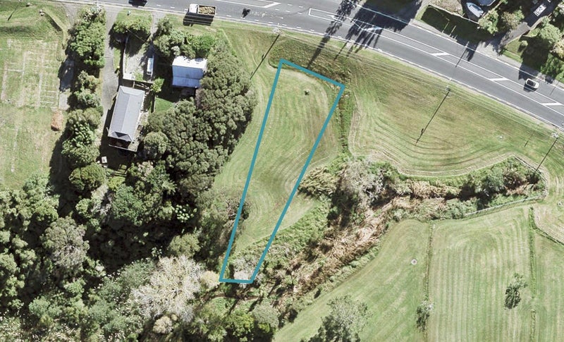 569 Whangaparaoa Road, Stanmore Bay, Whangaparāoa - Carousel 1