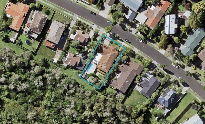 9 Curacao Place, Half Moon Bay, Auckland - Carousel 1