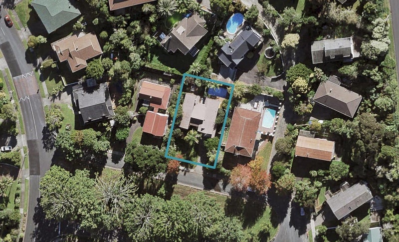 6 Holyoake Place, Chatswood, Auckland - Carousel 1