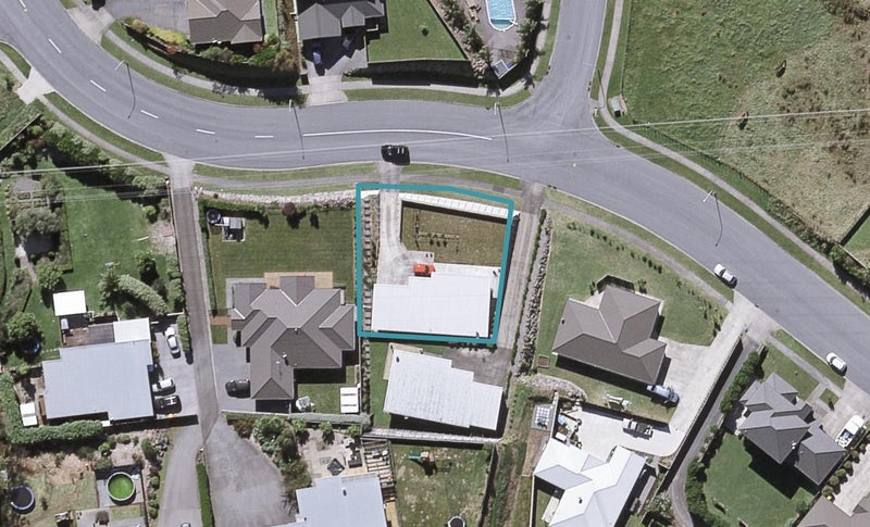 19 Heta Road, Highlands Park, New Plymouth - Carousel 1