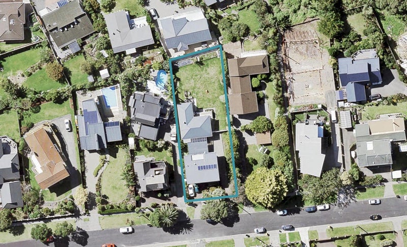 1/30 Beechwood Road, Rothesay Bay, Auckland - Carousel 1