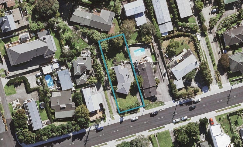 20 Pupuke Road, Hillcrest, Auckland - Carousel 1