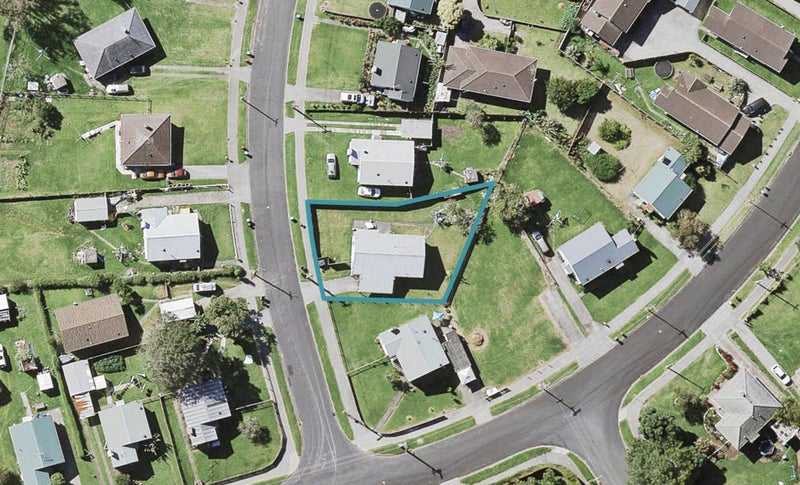 1 Lyndale Place, Glen Innes, Auckland - Carousel 1