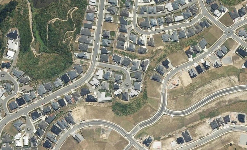 2 Naureen Palmer Grove, Aotea, Porirua - Carousel 1