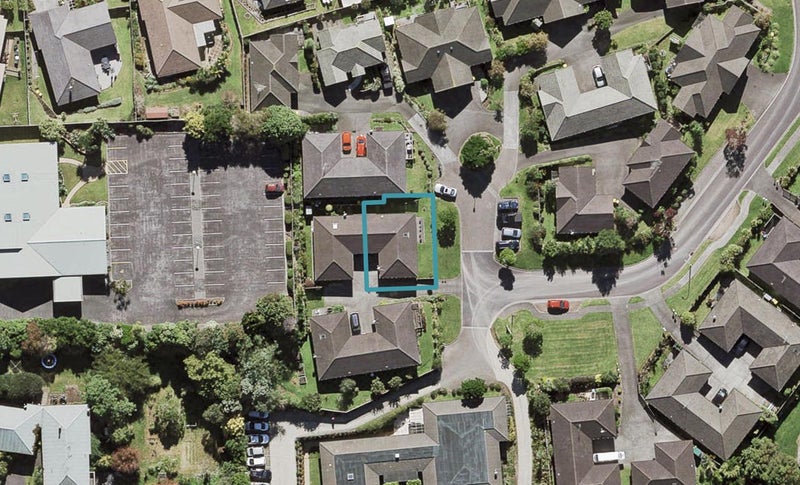 37 Regents Park Place, Westgate, Auckland - Carousel 1