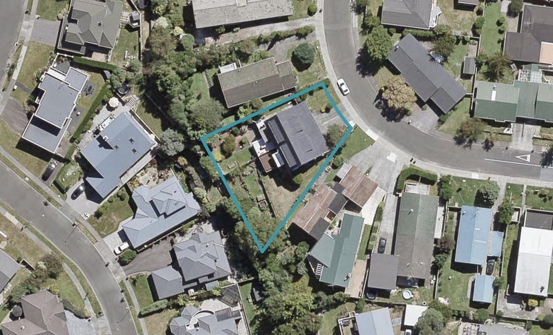 2/9 Roband Crescent, Brown Owl, Upper Hutt - Carousel 1