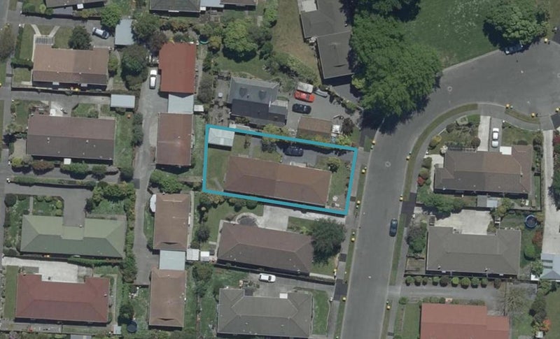 2/7 James Condon Place, Redwood, Christchurch - Carousel 1