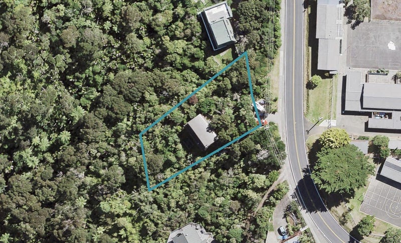 61 Victory Road, Laingholm, Auckland - Carousel 1