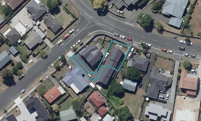 4/1 Hibiscus Avenue, Hamilton Lake, Hamilton - Carousel 1