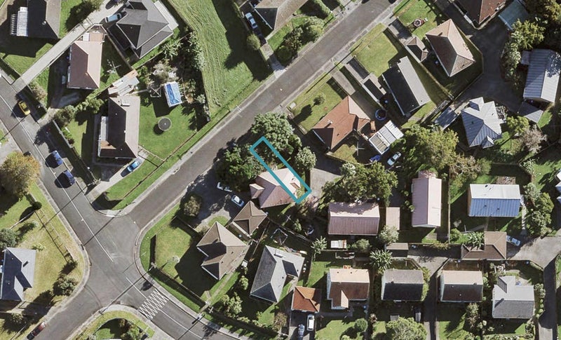 15 Balfron Avenue, Mount Roskill, Auckland - Carousel 1