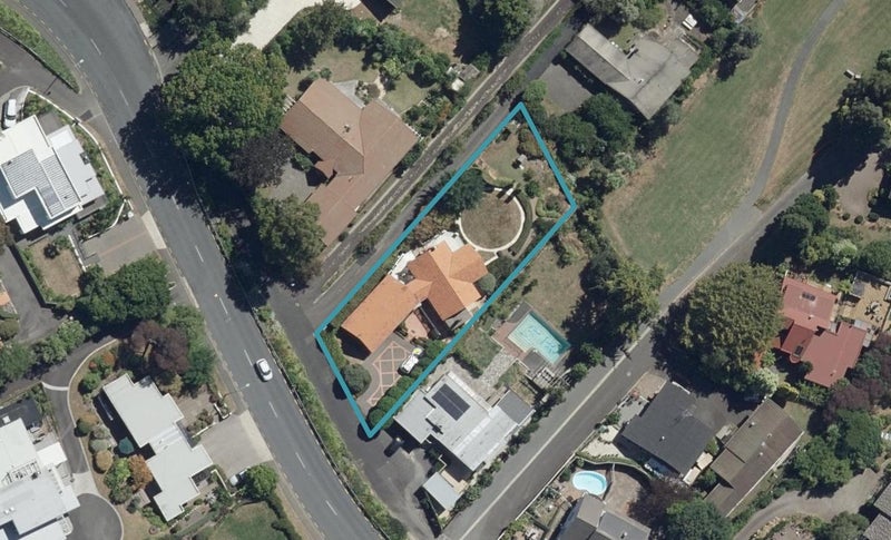 124 Lake Crescent, Hamilton Lake, Hamilton - Carousel 1