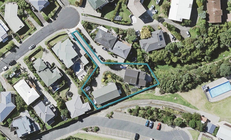 2/9 Tudor Place, Mairangi Bay, Auckland - Carousel 1