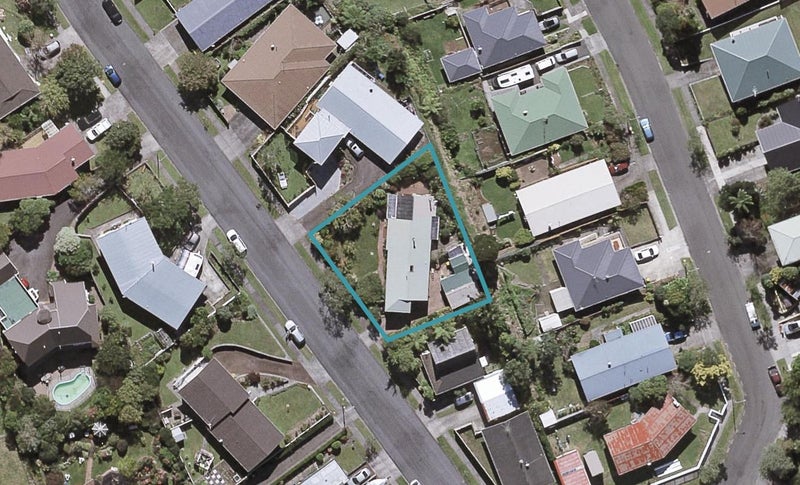 4 La Salle Drive, Westown, New Plymouth - Carousel 1