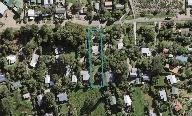 19 Putiki Road, Ostend, Waiheke Island - Carousel 1