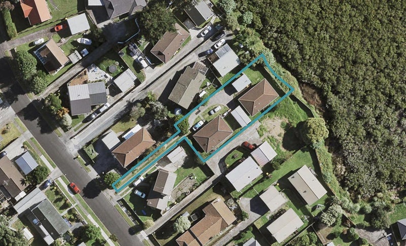 13 Seaward Place, Wattle Downs, Auckland - Carousel 1