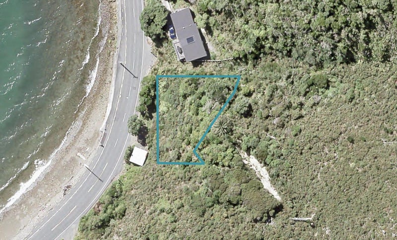 509 Marine Drive, Sunshine Bay, Lower Hutt - Carousel 1