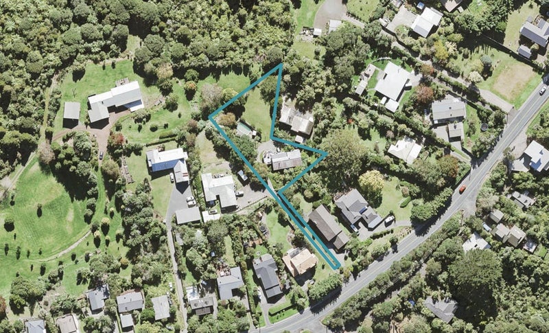 1089 Scenic Drive North, Swanson, Auckland - Carousel 1
