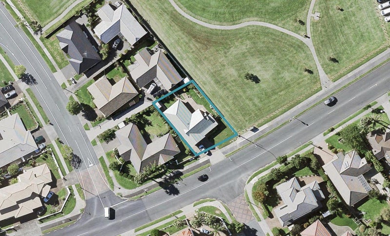 47 Meadowland Drive, Somerville, Auckland - Carousel 1