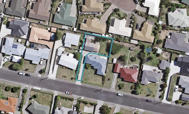 8A Warwick Crescent, Taradale, Napier - Carousel 1