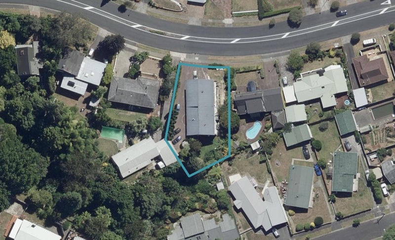 90 Glen Lynne Avenue, Queenwood, Hamilton - Carousel 1