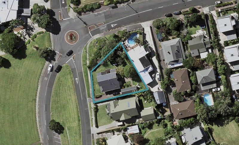 1 Marine Terrace, Bayswater, Auckland - Carousel 1