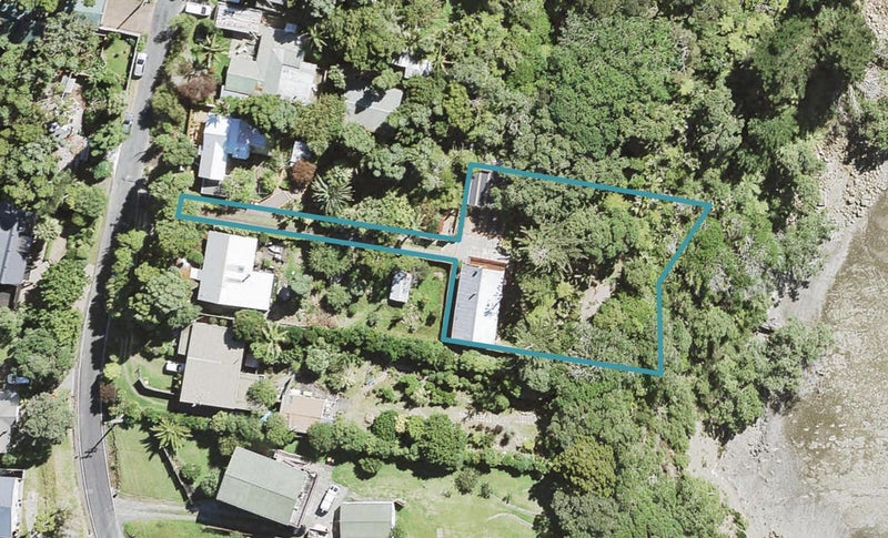 80A Kauri Point Road, Laingholm, Auckland - Carousel 1