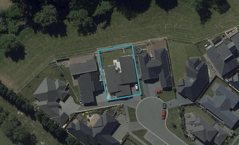 8 Kieran Grove, Aidanfield, Christchurch - Carousel 1