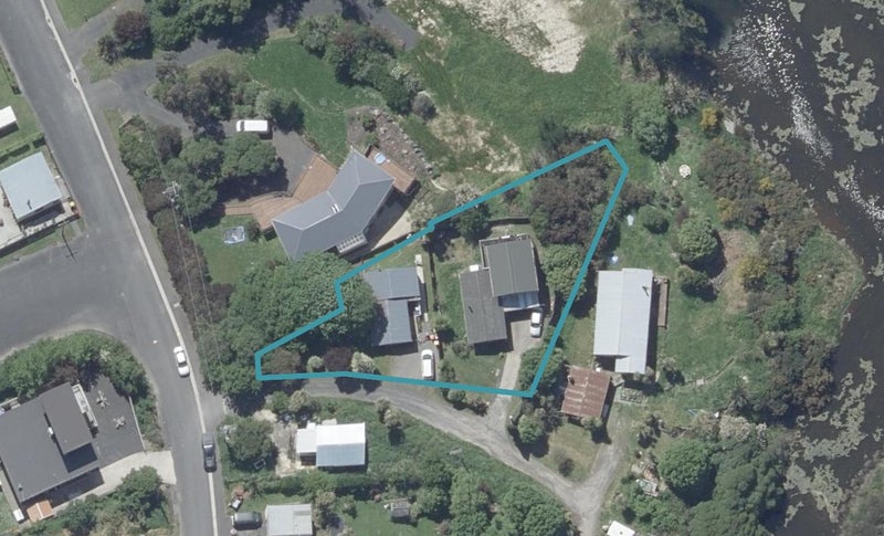 49A Bath Street, Brighton, Dunedin - Carousel 1