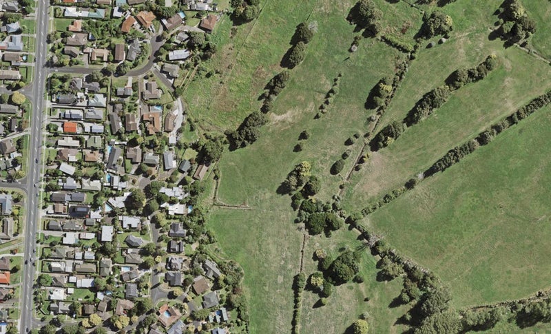 151 Otuwairoa Esplanade, Ōpaheke, Papakura - Carousel 1