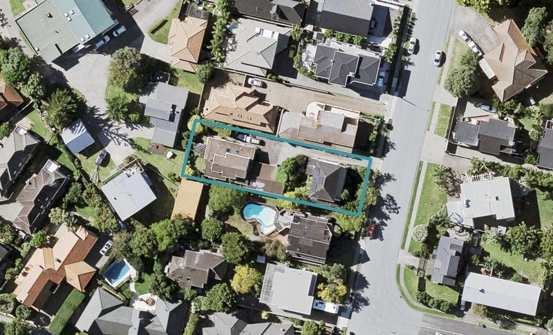 2/15 Hostel Access Road, Eastern Beach, Auckland - Carousel 1
