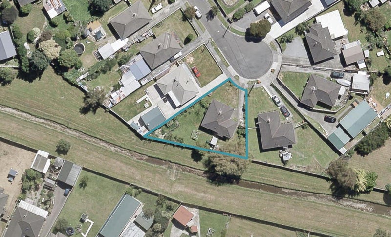 10 Carroll Grove, Trentham, Upper Hutt - Carousel 1