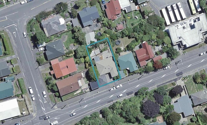320 Karori Road, Karori, Wellington - Carousel 1