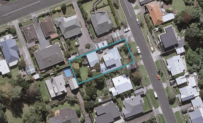 72 Paynters Avenue, Strandon, New Plymouth - Carousel 1