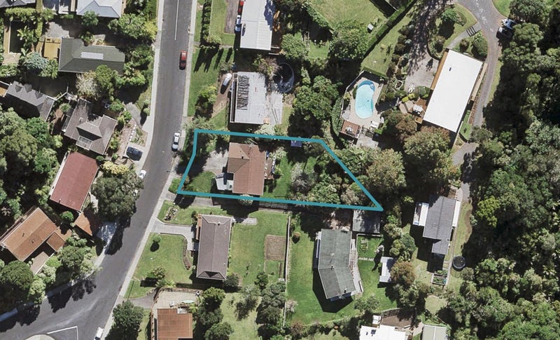 12 Pemberton Avenue, Bayview, Auckland - Carousel 1