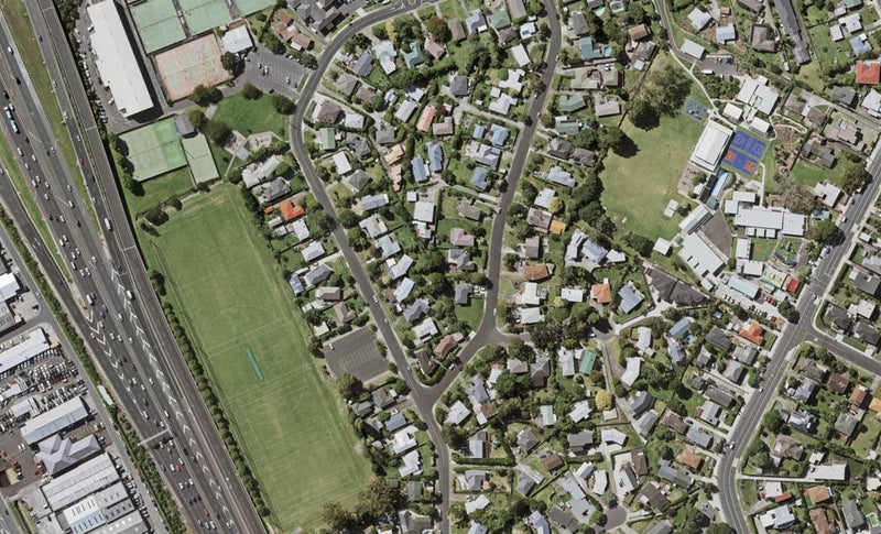 27E Arrow Road, Forrest Hill, Auckland - Carousel 1