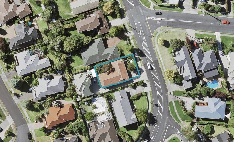 3 Somerville Road, Shelly Park, Auckland - Carousel 1