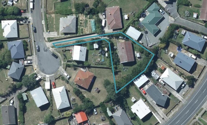 7 Komata Grove, Waitangirua, Porirua - Carousel 1