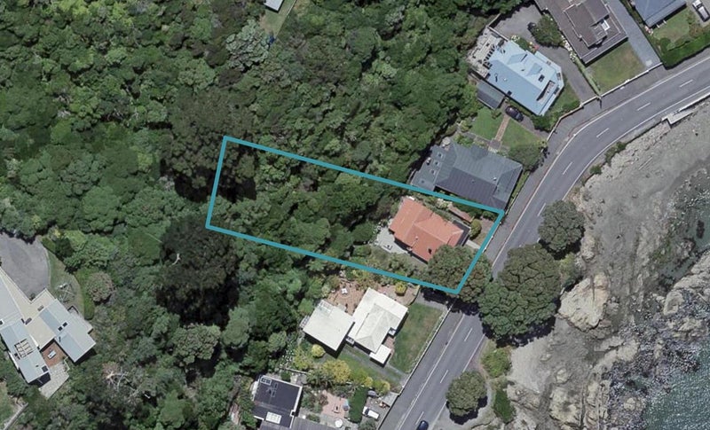 315 Karaka Bay Road, Karaka Bays, Wellington - Carousel 1